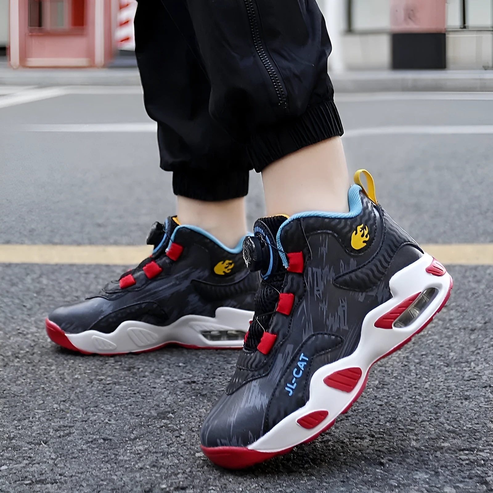 Children's rotating button basketball shoes in synthetic leather with waterproof feature