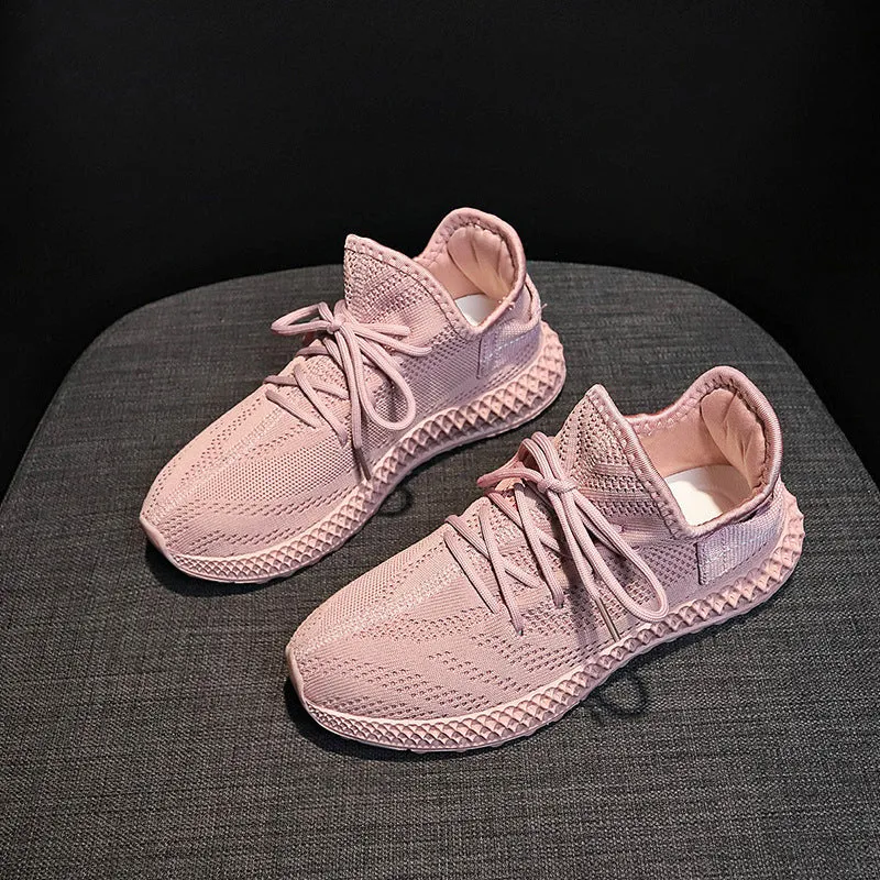 Women's breathable mesh sneakers in yellow with white rubber sole and lace-up fastening