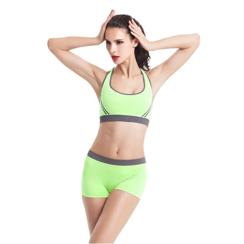 Women's shockproof seamless sports bra in black with fixed double shoulder straps and rear buckle