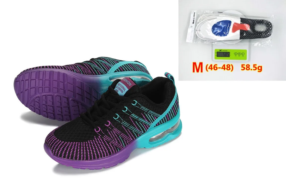 Women's casual running shoes in black with mesh lining and front lace-up closure