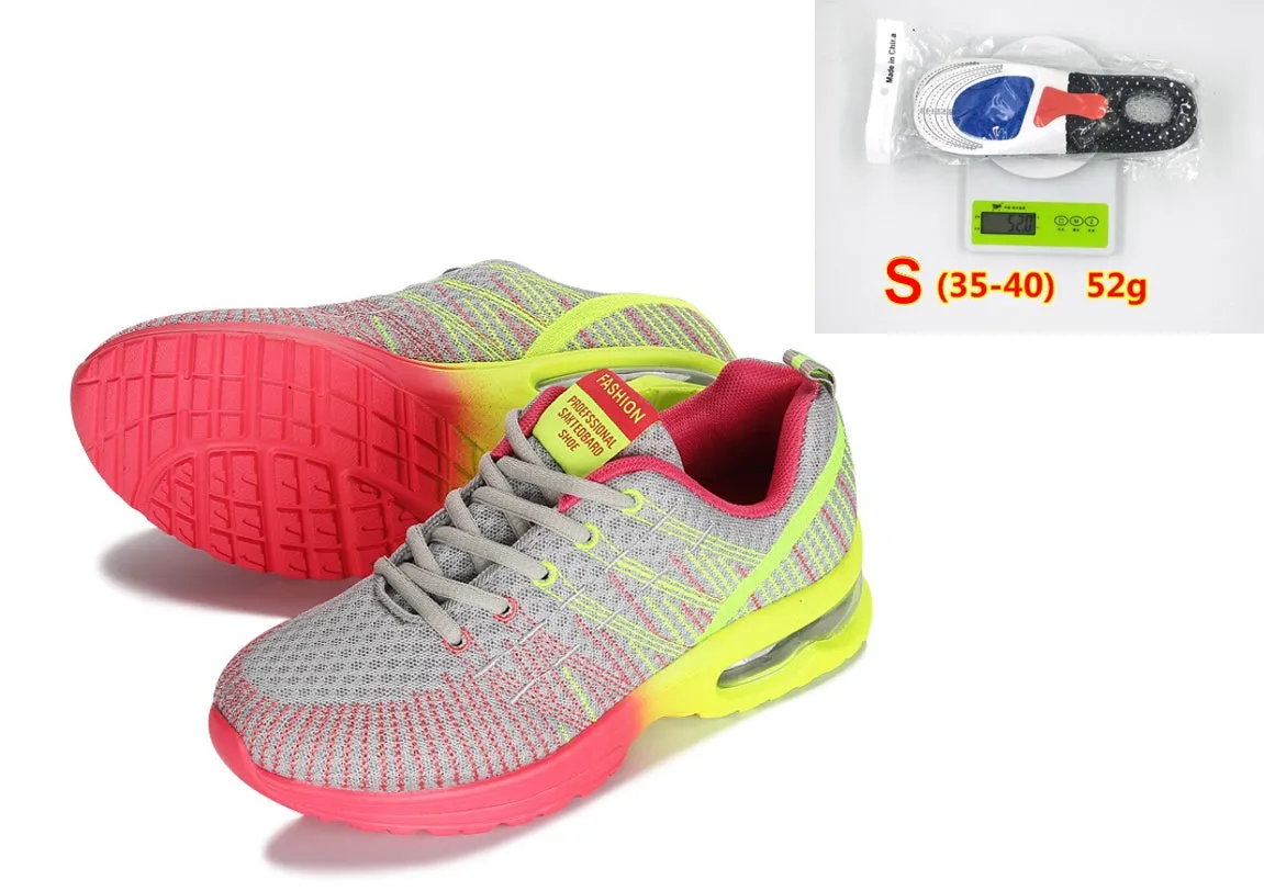 Women's casual running shoes in black with mesh lining and front lace-up closure