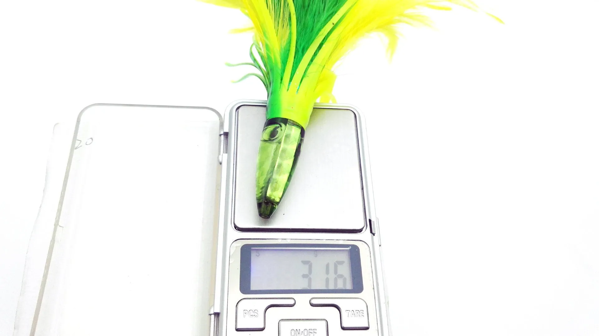 Acrylic sea fishing lure with resin fish head, feathered dress, and octopus headband, 14cm 32g