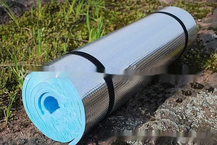 Waterproof outdoor mat with aluminum film in Army Green, 180cm x 60cm, for yoga and camping