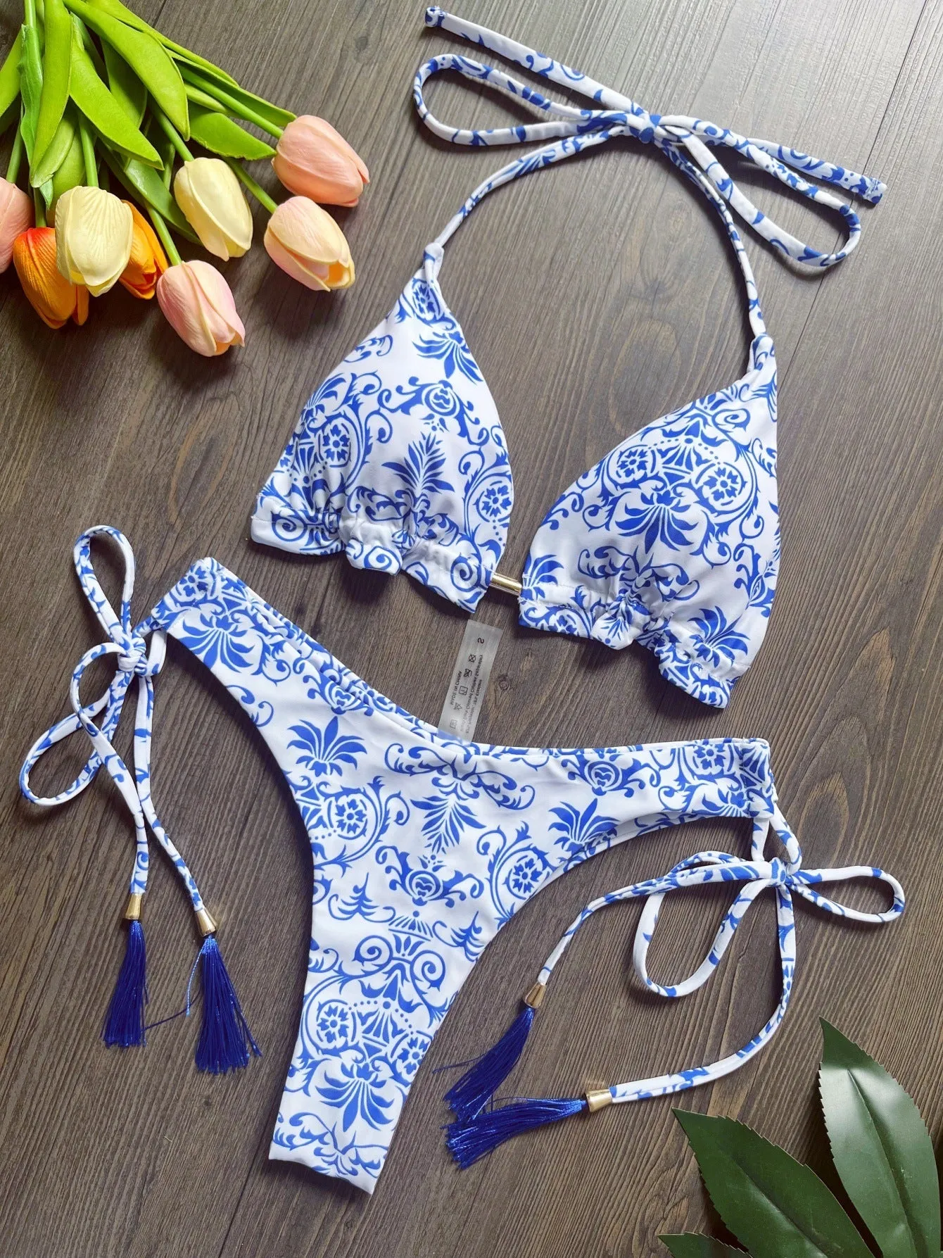Women's blue and white porcelain printed bikini set with high elasticity and cotton lining for swimming