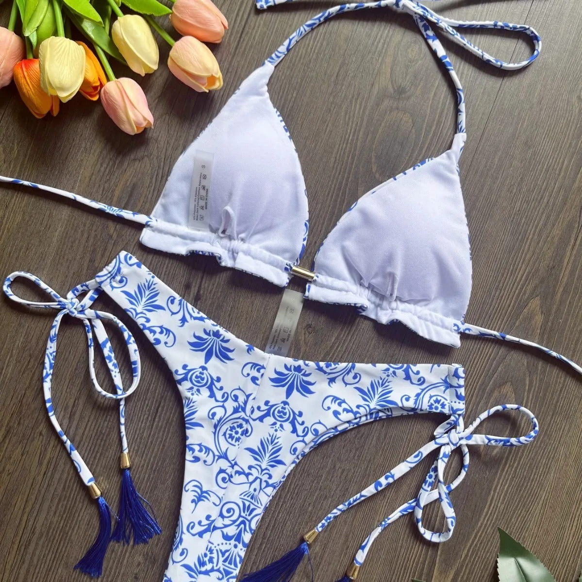 Women's blue and white porcelain printed bikini set with high elasticity and cotton lining for swimming