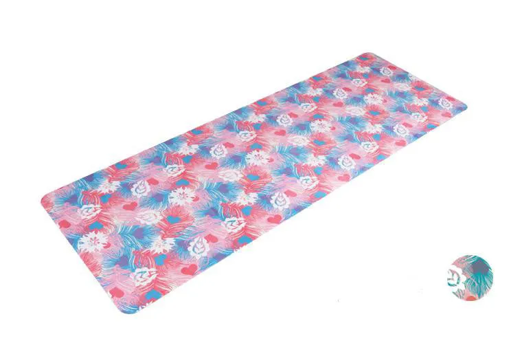 1.5mm natural rubber folding yoga mat with slip-resistant surface and printed pattern in green