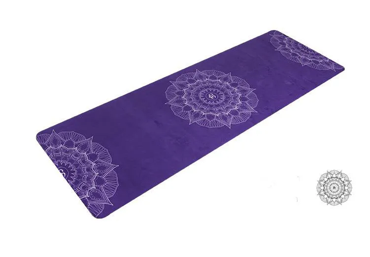 1.5mm natural rubber folding yoga mat with slip-resistant surface and printed pattern in green