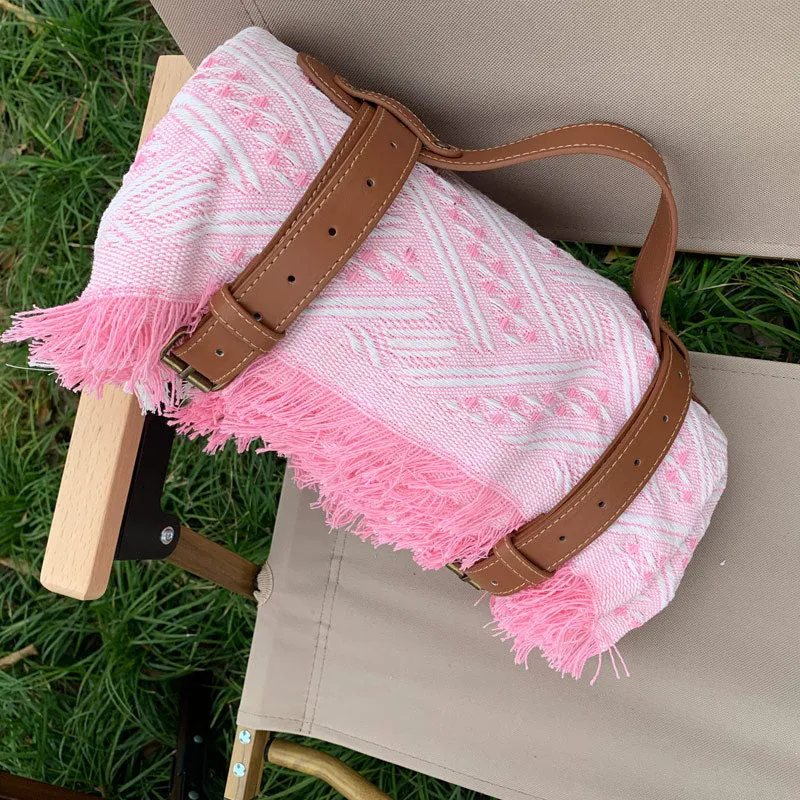 Knitted acrylic thickened checkerboard picnic mat with tassel edges and leather handle, khaki white colour, 130x180 cm