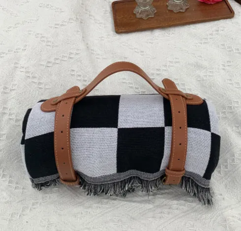 Knitted acrylic thickened checkerboard picnic mat with tassel edges and leather handle, khaki white colour, 130x180 cm