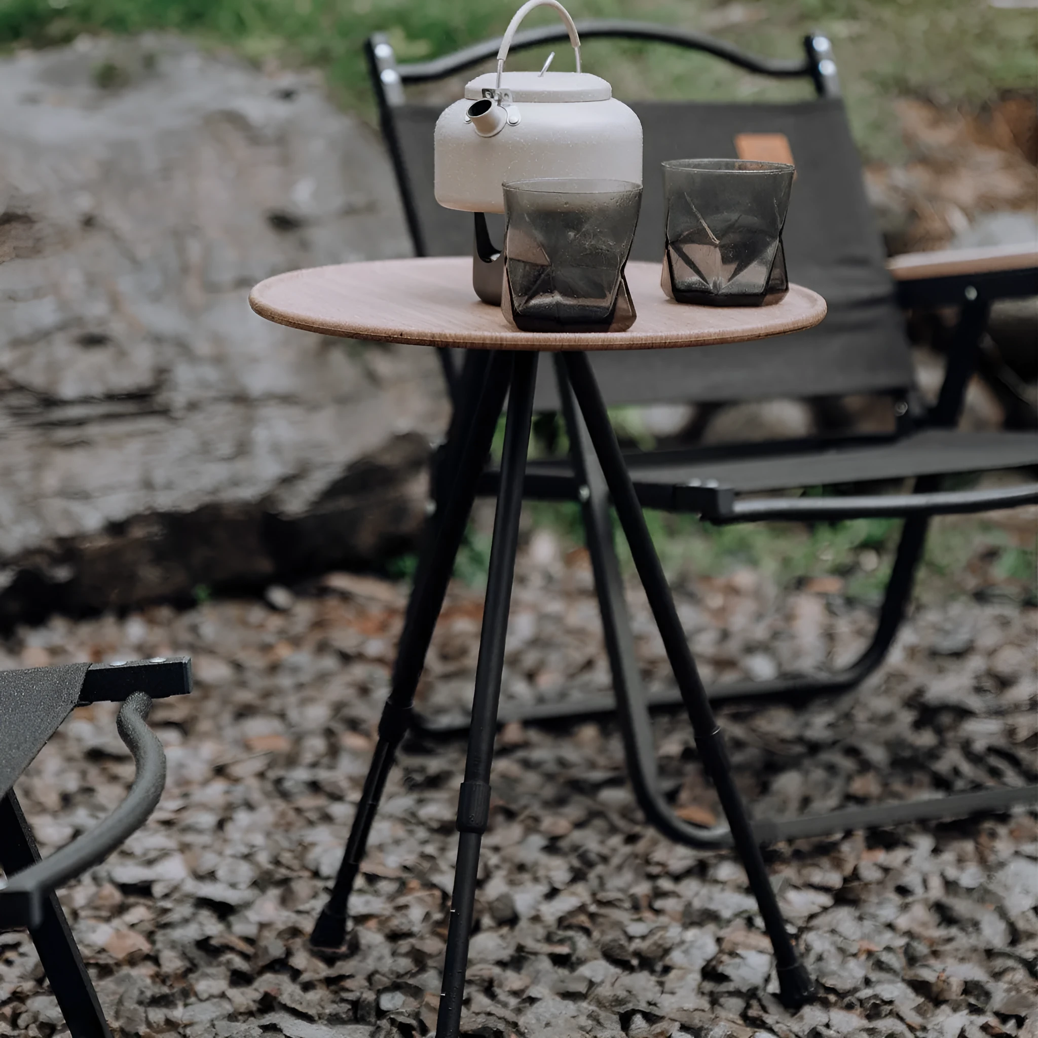 Outdoor camping folding aluminium alloy tripod round table with storage bag in matte black finish