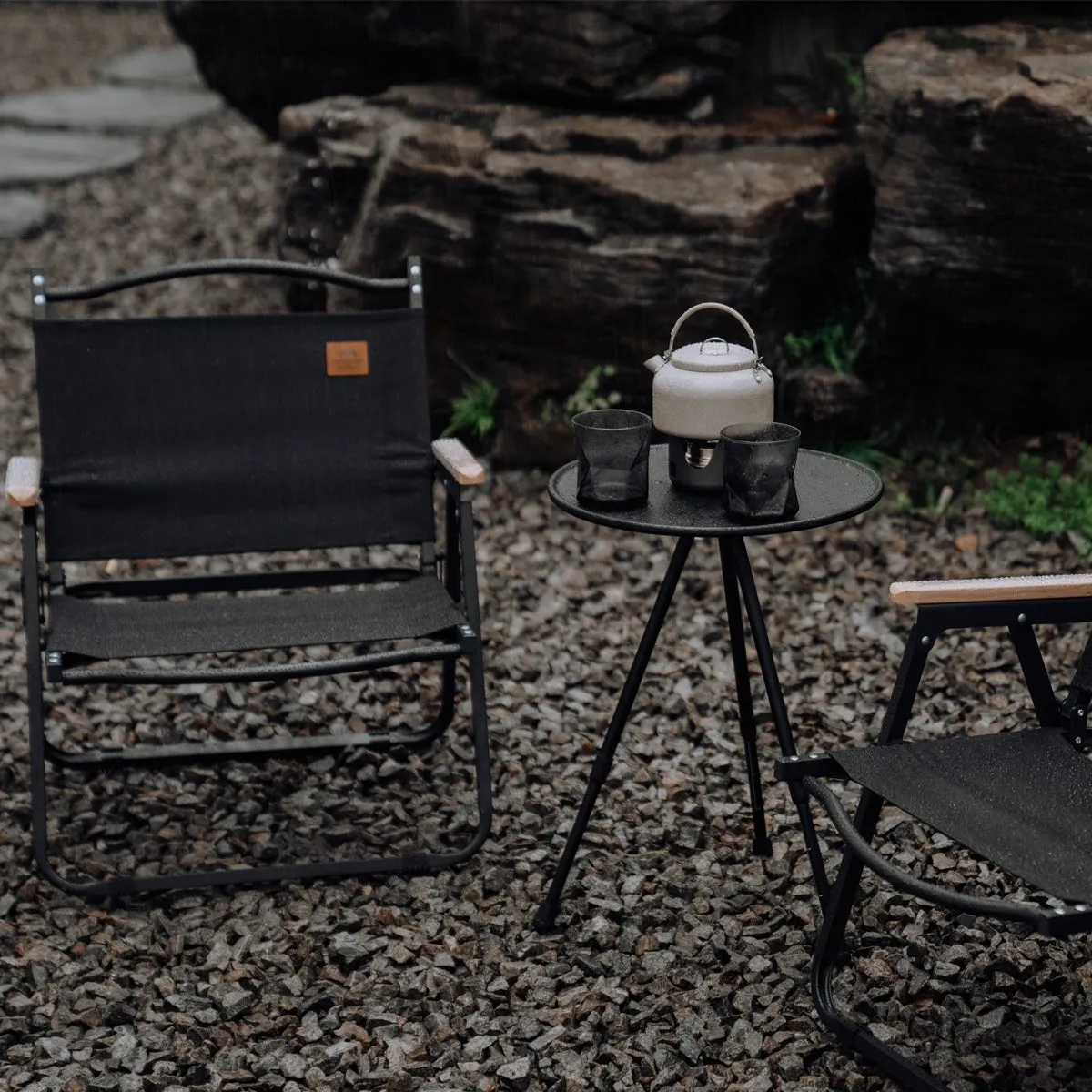 Outdoor camping folding aluminium alloy tripod round table with storage bag in matte black finish