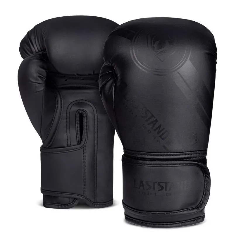 Pair of professional breathable PU leather boxing gloves in black gold colour, vertical style, sizes 6oz to 12oz