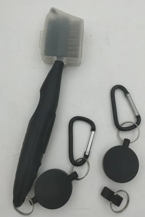 Golf club cleaning brush with magnetic snap button, stainless steel and PP wool bristles, black colour, without cover