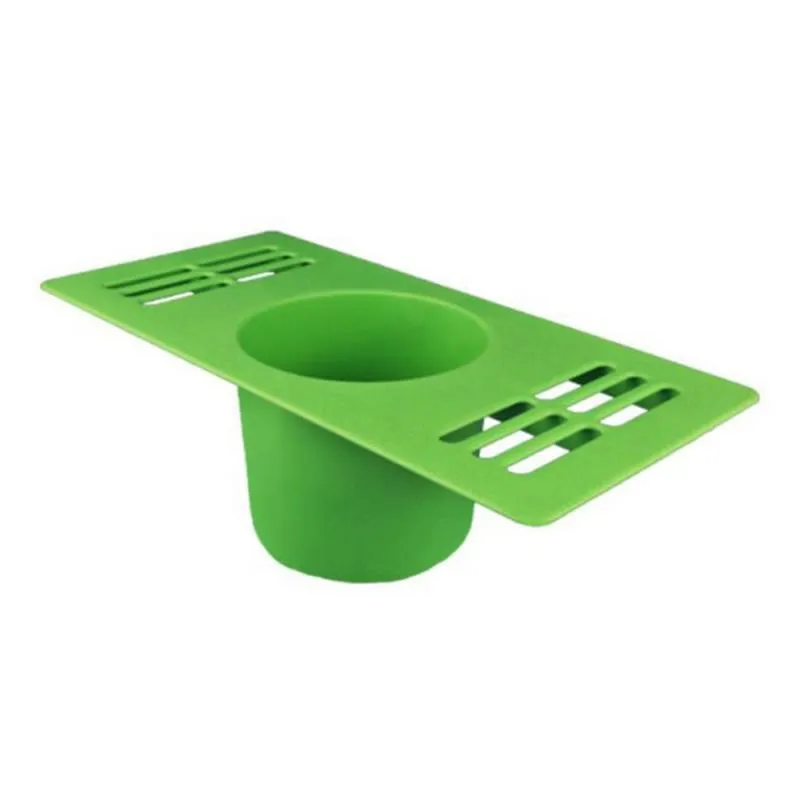 Green golf swing practice mat made of rubber and nylon, 15mm thick, on a driving range surface