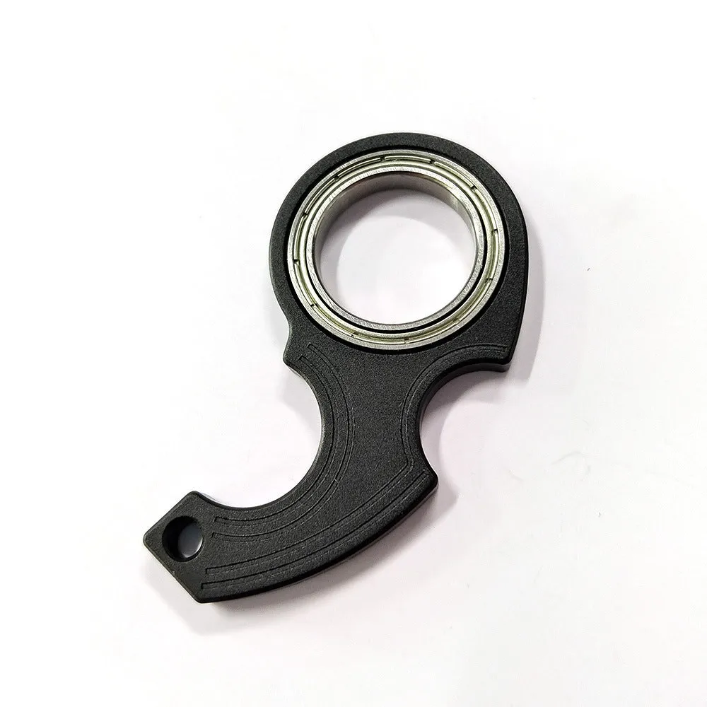 Metal texture rotating keychain in karambit style with key ring in black colour