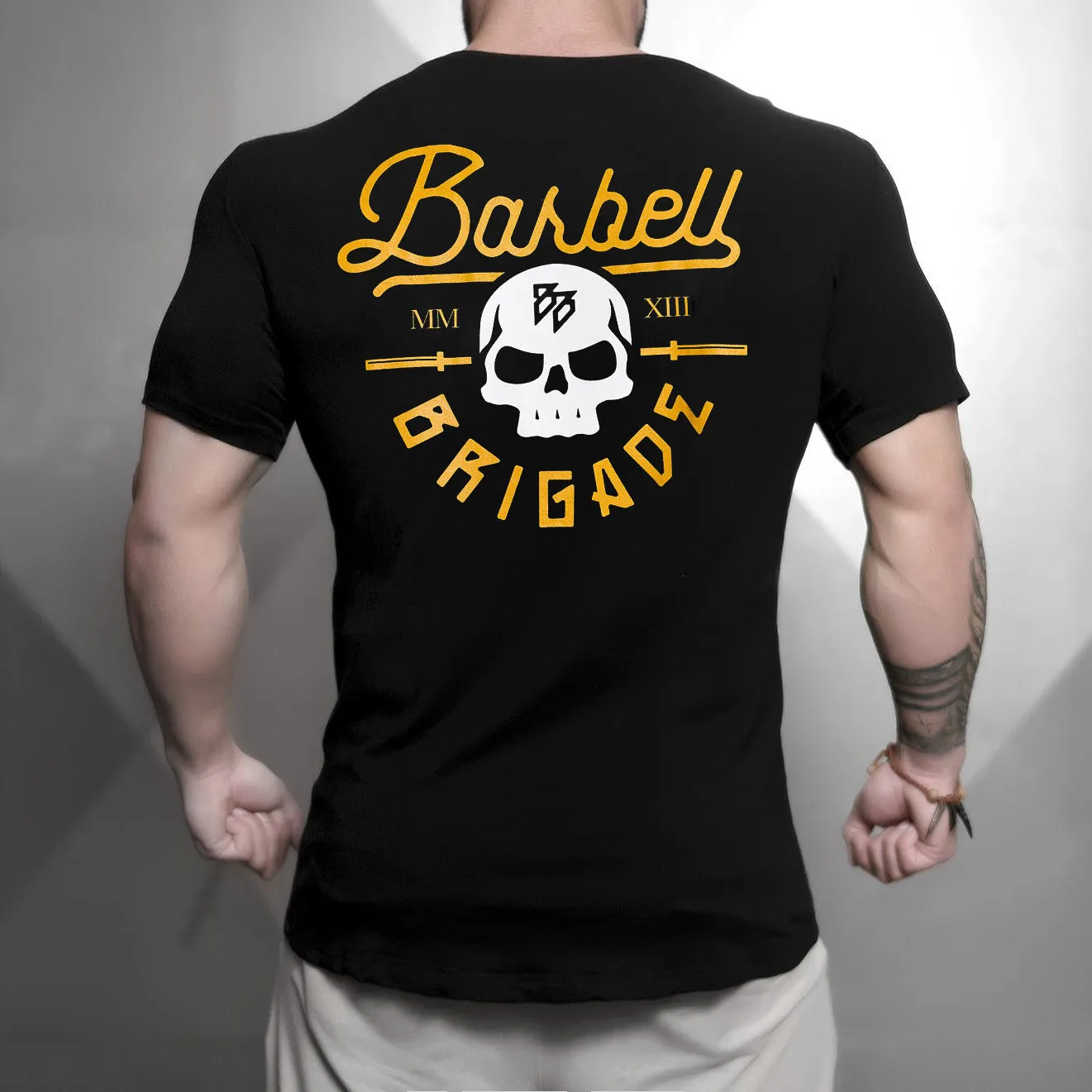 Black gold round neck short sleeve T-shirt made of pure cotton with quick-dry and moisture-wicking properties