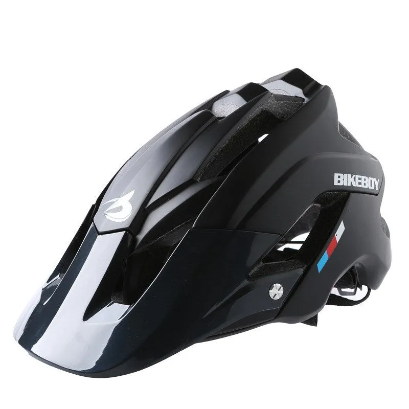 Adult mountain bike helmet in Black with PC outer shell and EPS liner, plain pattern