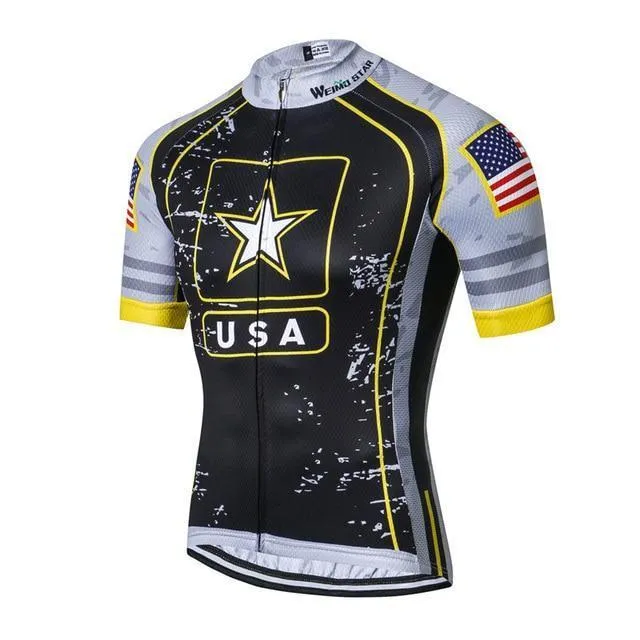 Men's short sleeve cycling jersey in 100% polyester with reflective logo and three rear pockets for long rides