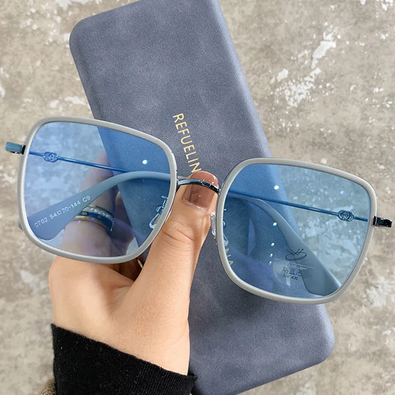 Photochromic large frame myopia glasses in Black Gold Gray colour with anti-blue light lens
