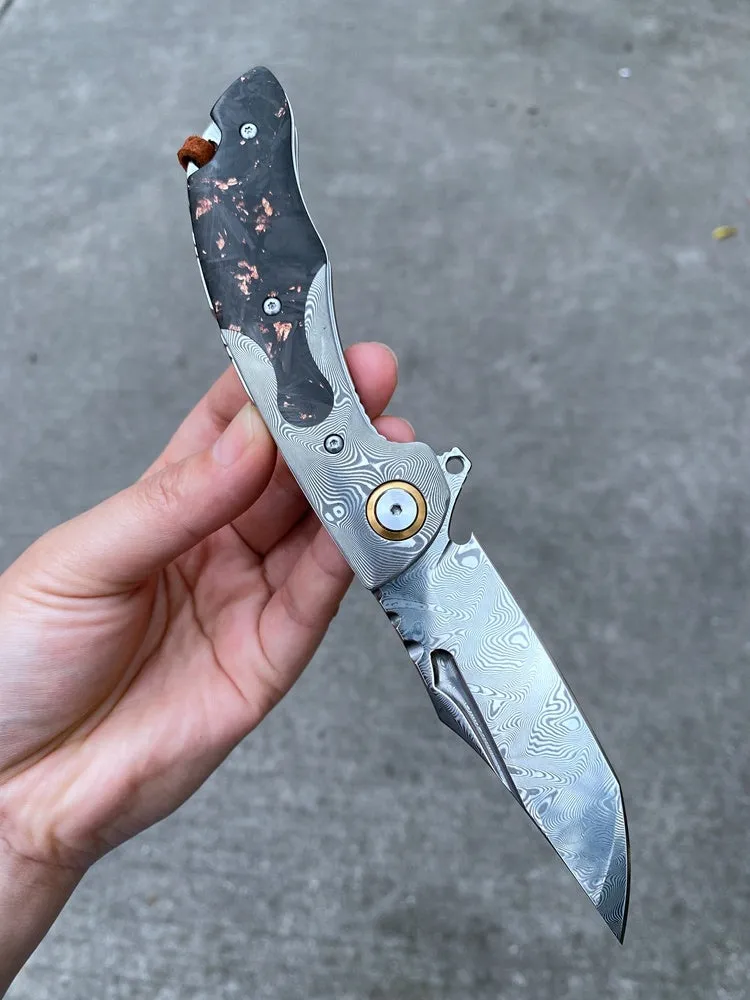 Outdoor camping survival folding knife with high hardness pattern steel blade and knife stab function