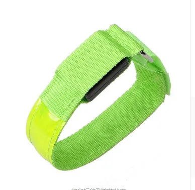 LED arm band with 7 colour options and 3 blink modes on black nylon strap