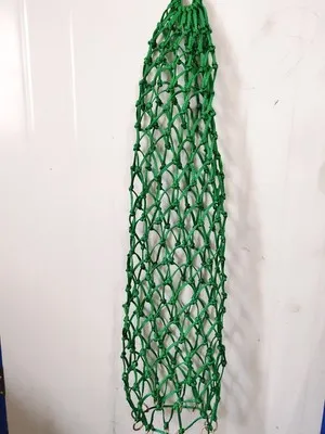 Green forage pocket feeding horse bag with 8 knots, haystack style for slow feeding