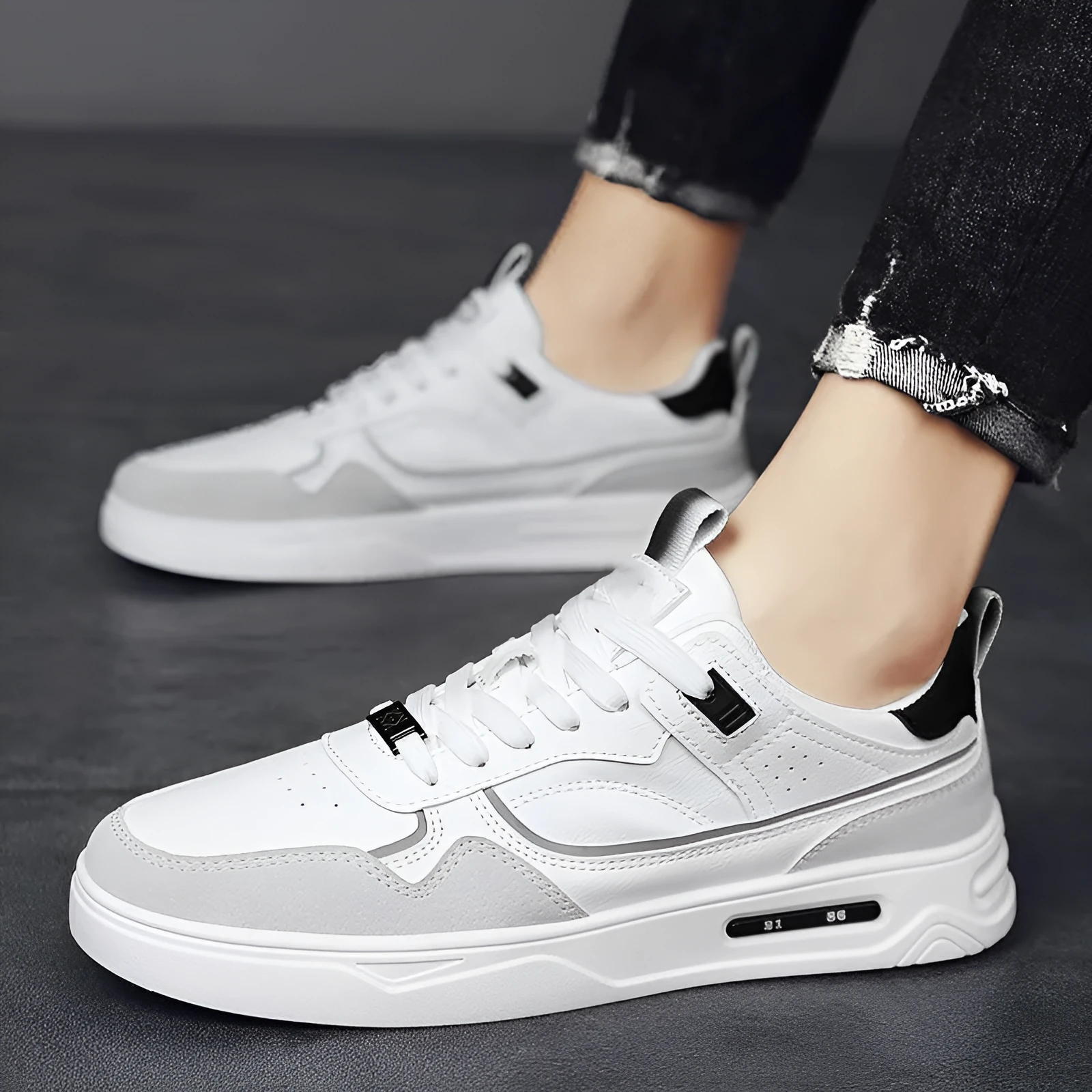 Men and women's casual board shoes in beige and white with rubber sole and mesh upper, flat heel