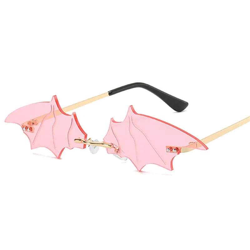 Bat-shaped square frame sunglasses with PC lenses in black colour, lightweight 16-20g