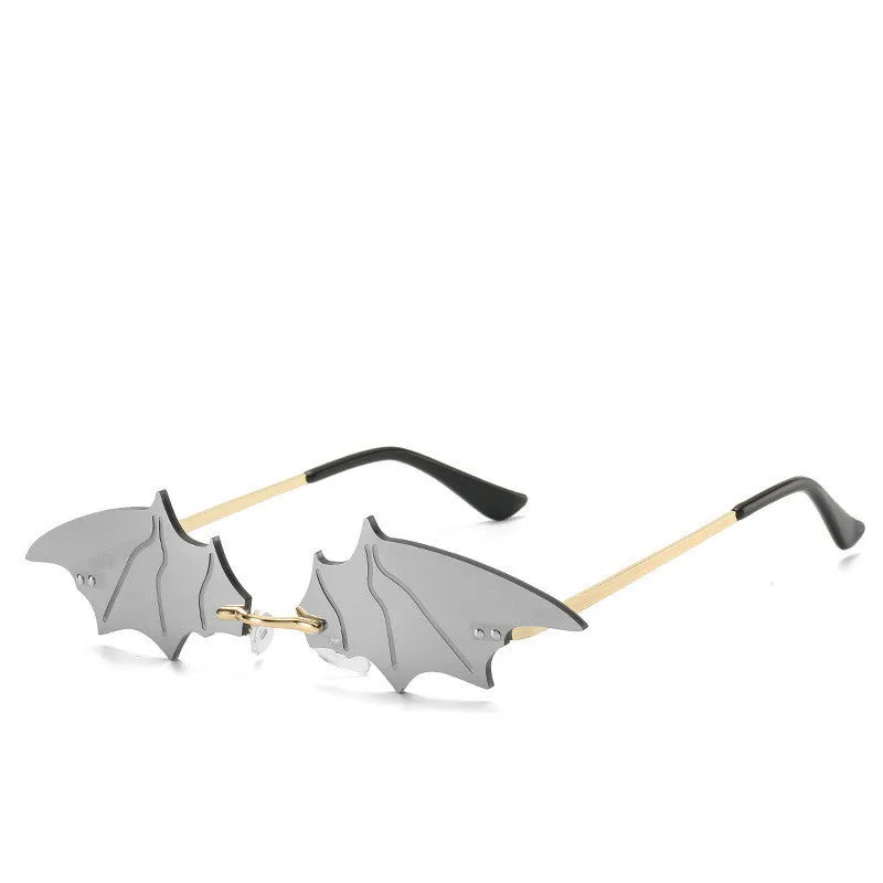 Bat-shaped square frame sunglasses with PC lenses in black colour, lightweight 16-20g