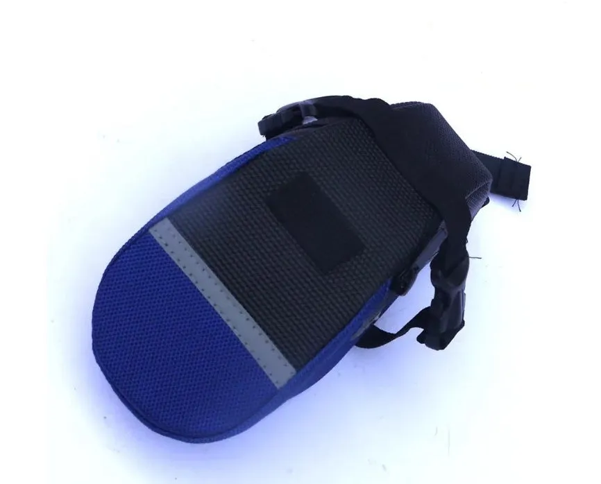 Black bicycle saddle bag made of 600D fabric with reflective strip, 20cm long, on a bike saddle
