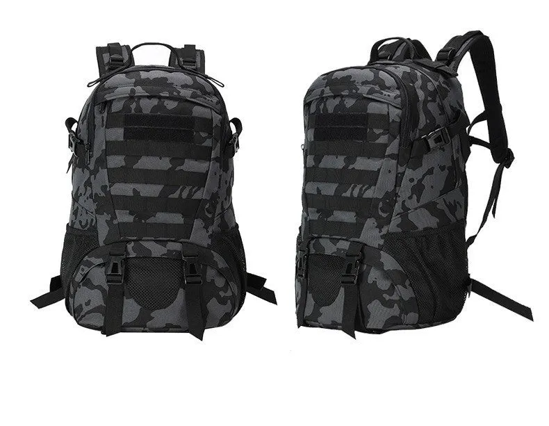 Green camouflage Oxford cloth mountaineering backpack with air pillow belt straps.
