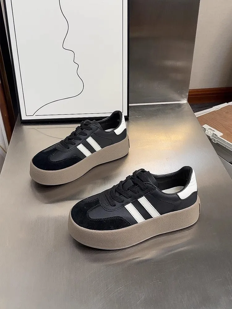 Women's vintage distressed leather casual sneakers with round toe and lace-up closure