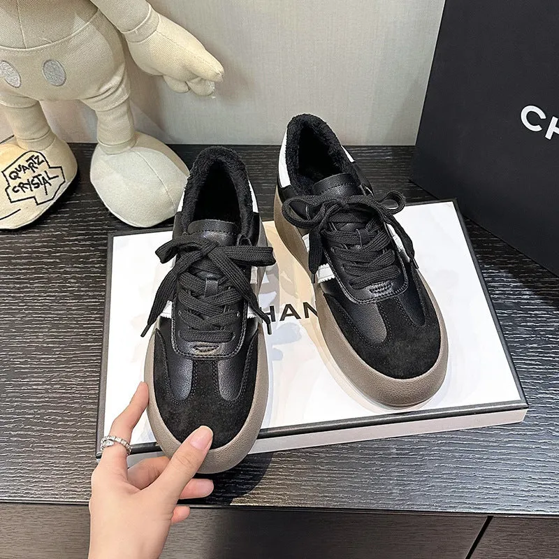 Women's vintage distressed leather casual sneakers with round toe and lace-up closure