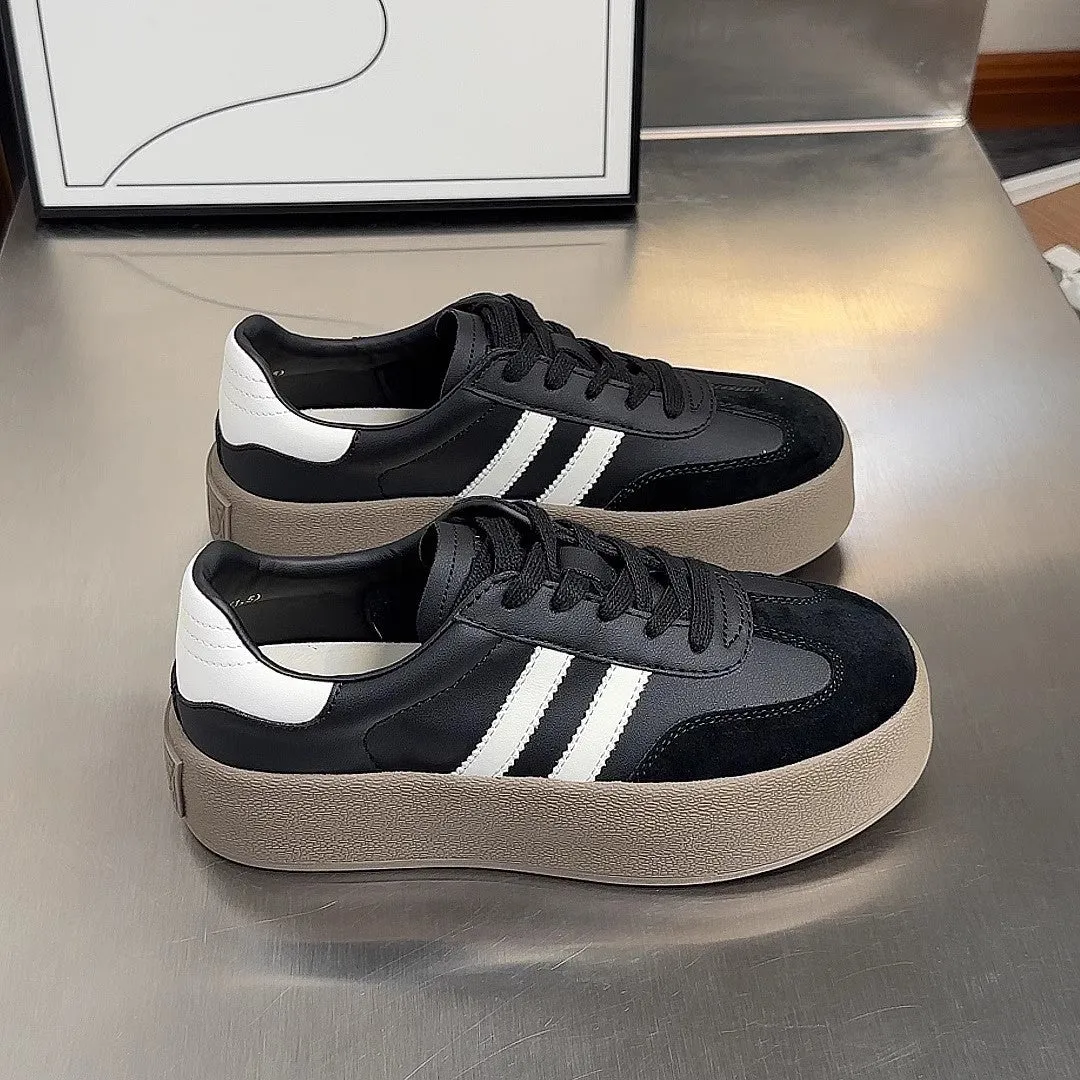 Women's vintage distressed leather casual sneakers with round toe and lace-up closure