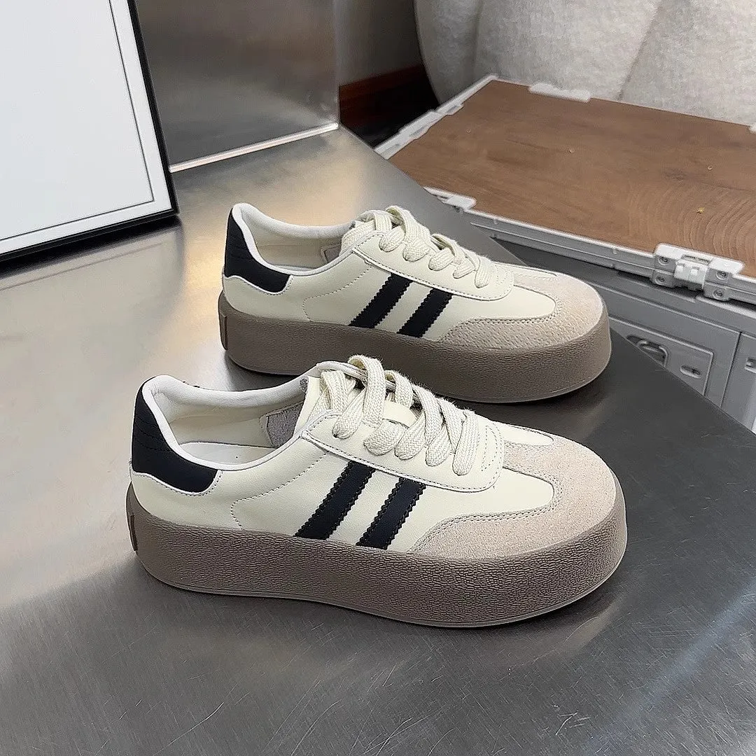 Women's vintage distressed leather casual sneakers with round toe and lace-up closure
