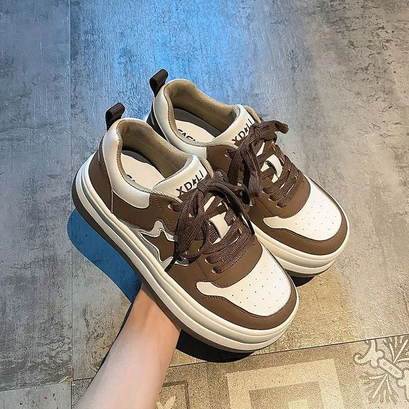 Women's lace-up casual sneakers with star round toe design and heightening platform sole in black