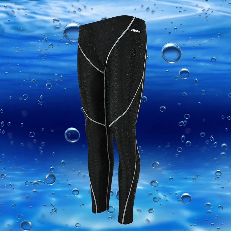 Men's nylon cropped swimming trunks in briefs style with sun-proof fabric