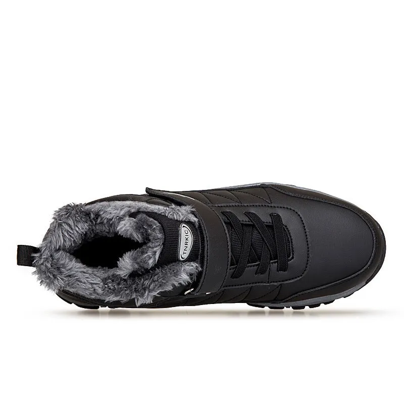 Men's high-top fleece-lined hiking shoes in black, waterproof with non-slip rubber sole