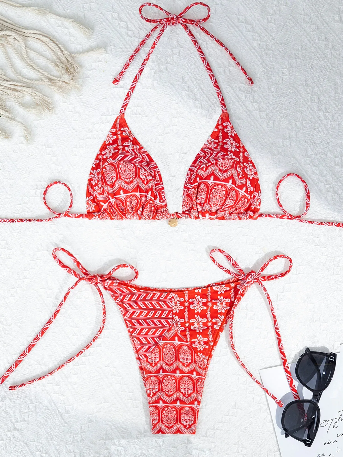 Women's split bikini bandage swimsuit in polyester fabric with printing stitching details