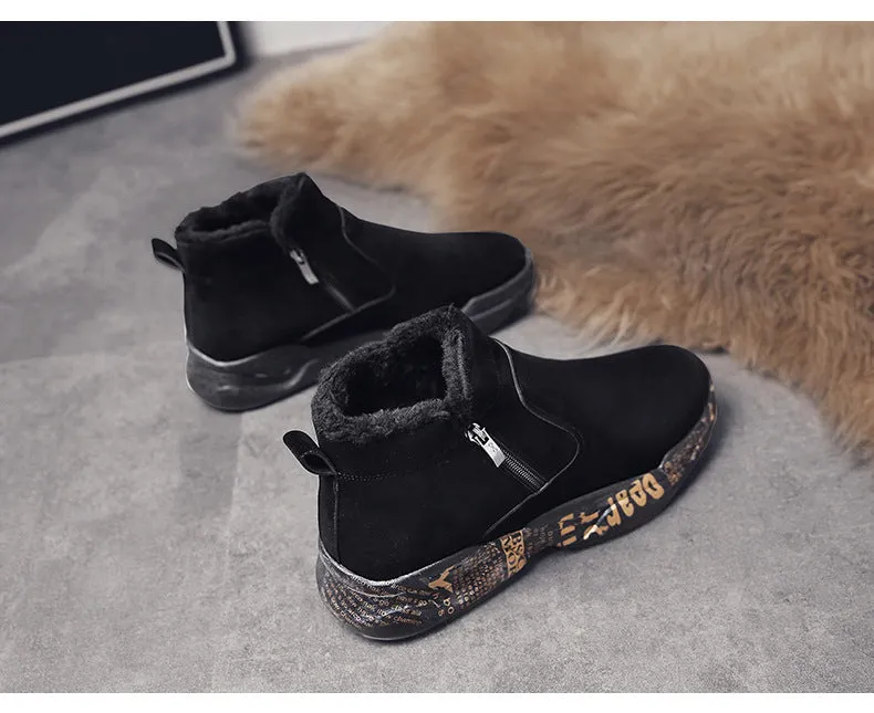 High-top snow boots with fleece lining, suede upper, and rubber platform sole in 2280 black and white