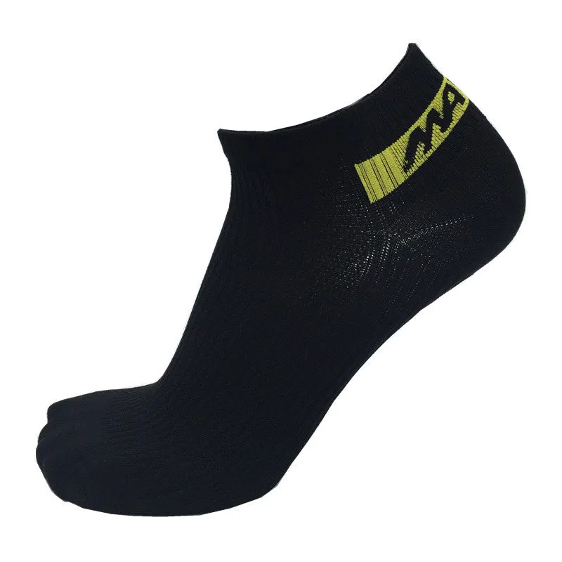 Breathable cotton sport socks for cycling and running in unisex free size