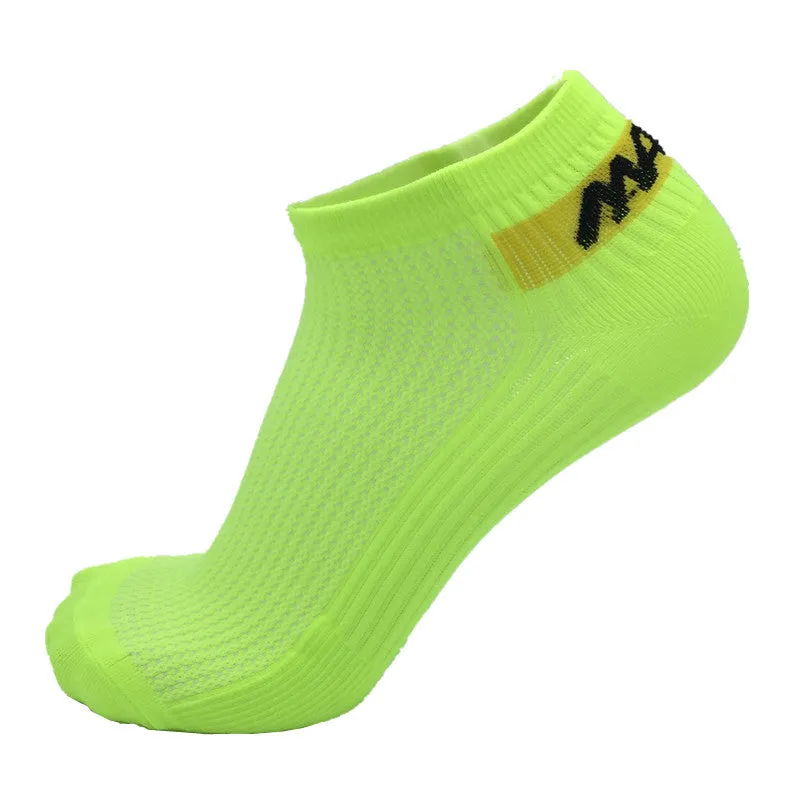 Breathable cotton sport socks for cycling and running in unisex free size