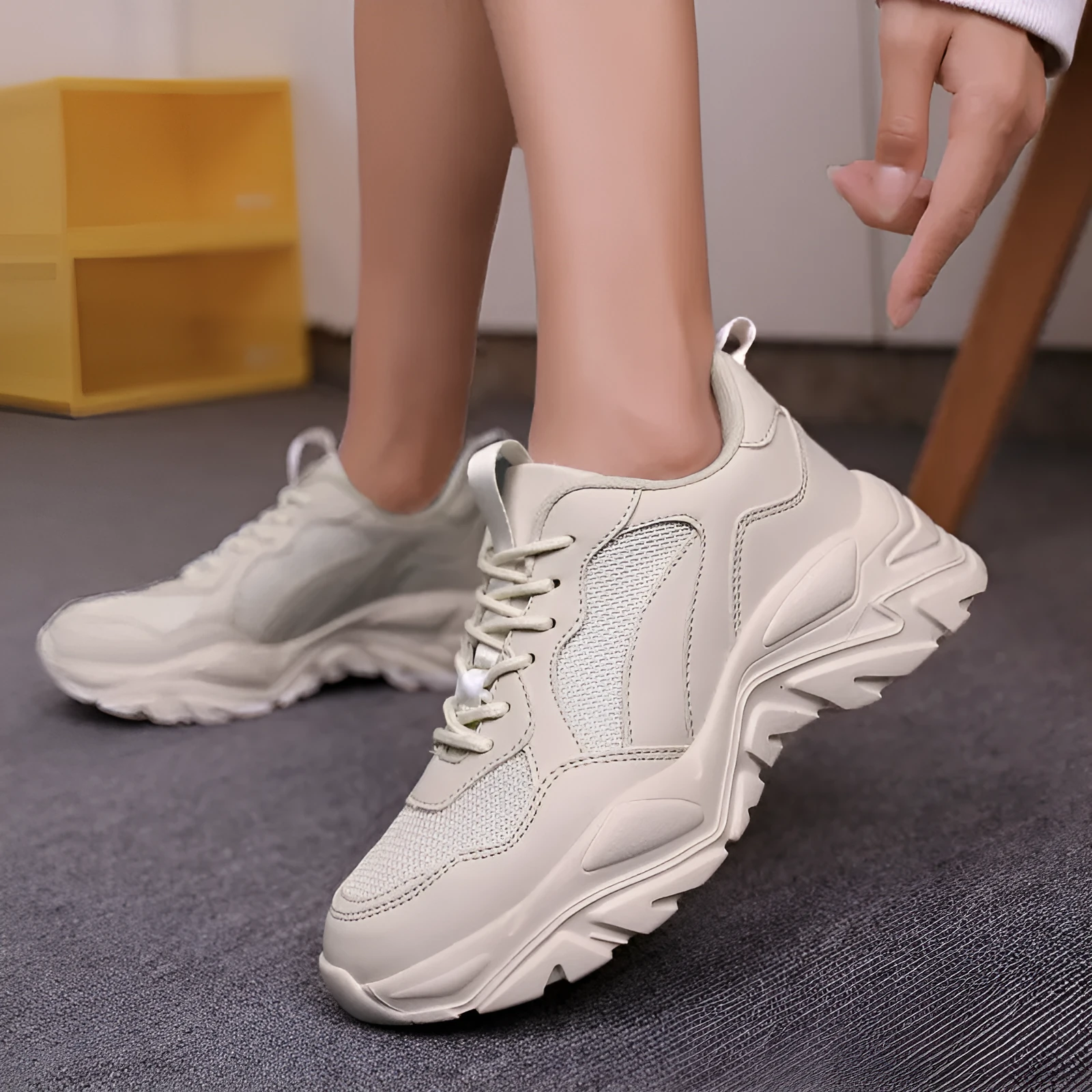 Men and women mesh breathable casual sports shoes with lace-up front in white, beige, black colours