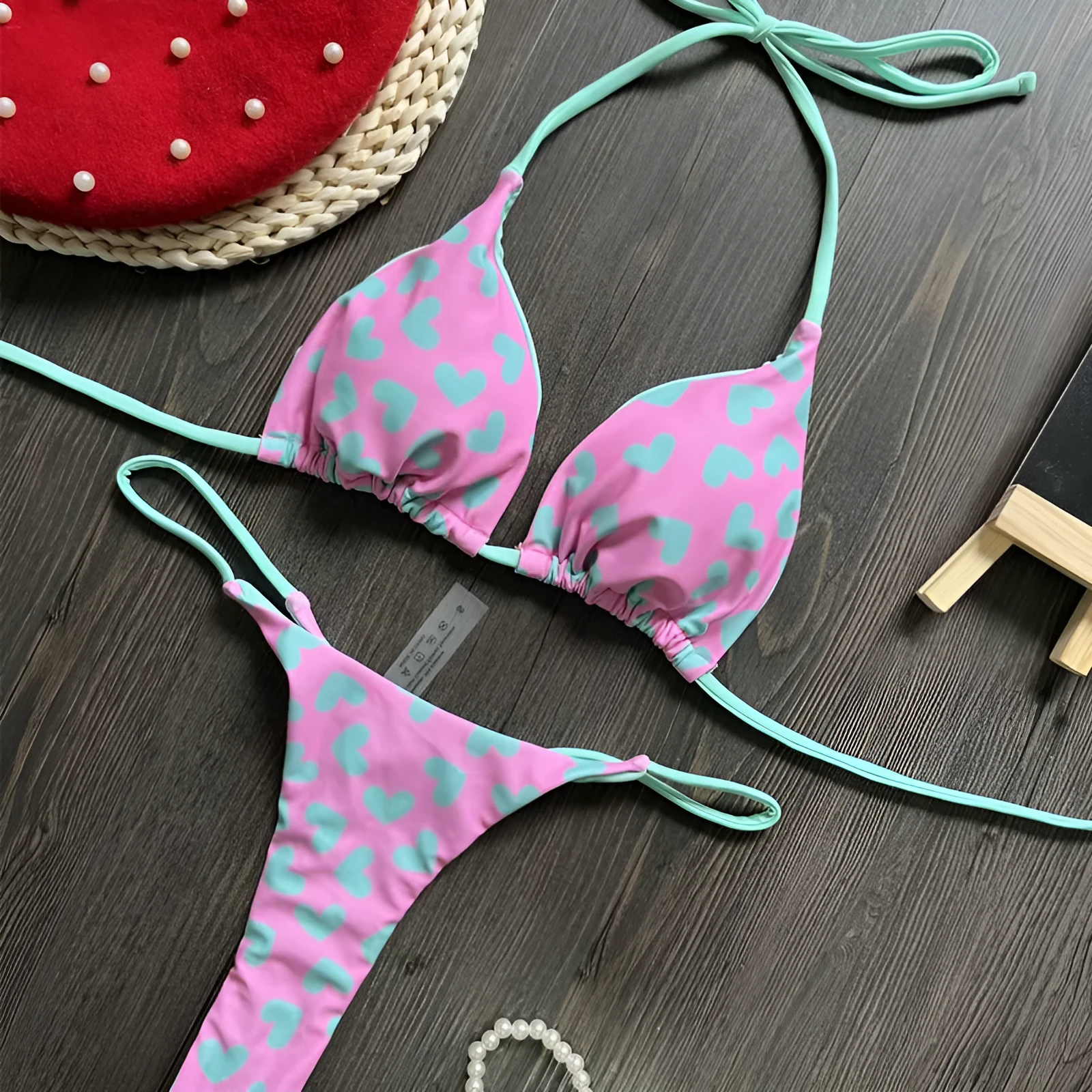 Heart-printed backless swimsuit with split design in quick-drying nylon fabric