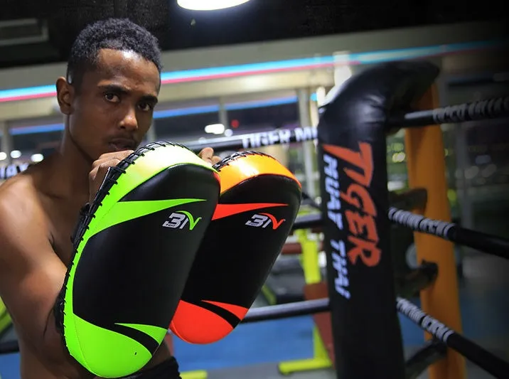 Taekwondo boxing protective gear target in fluorescent green with soft PU surface, 350mm x 210mm x 80mm