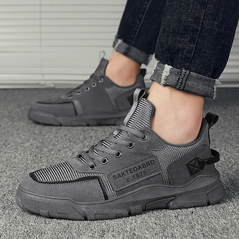 Men's Korean British style canvas sneakers in khaki, low-top round toe with lace closure and flat heel