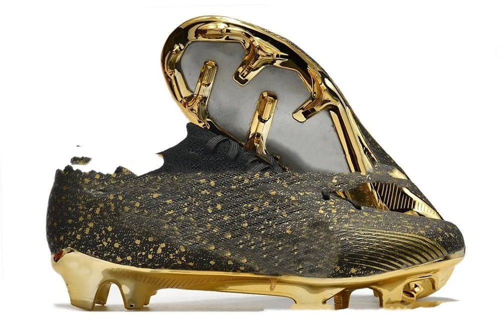 Men's low-top football boots with knitted upper, FG studs, and a lace-up front.