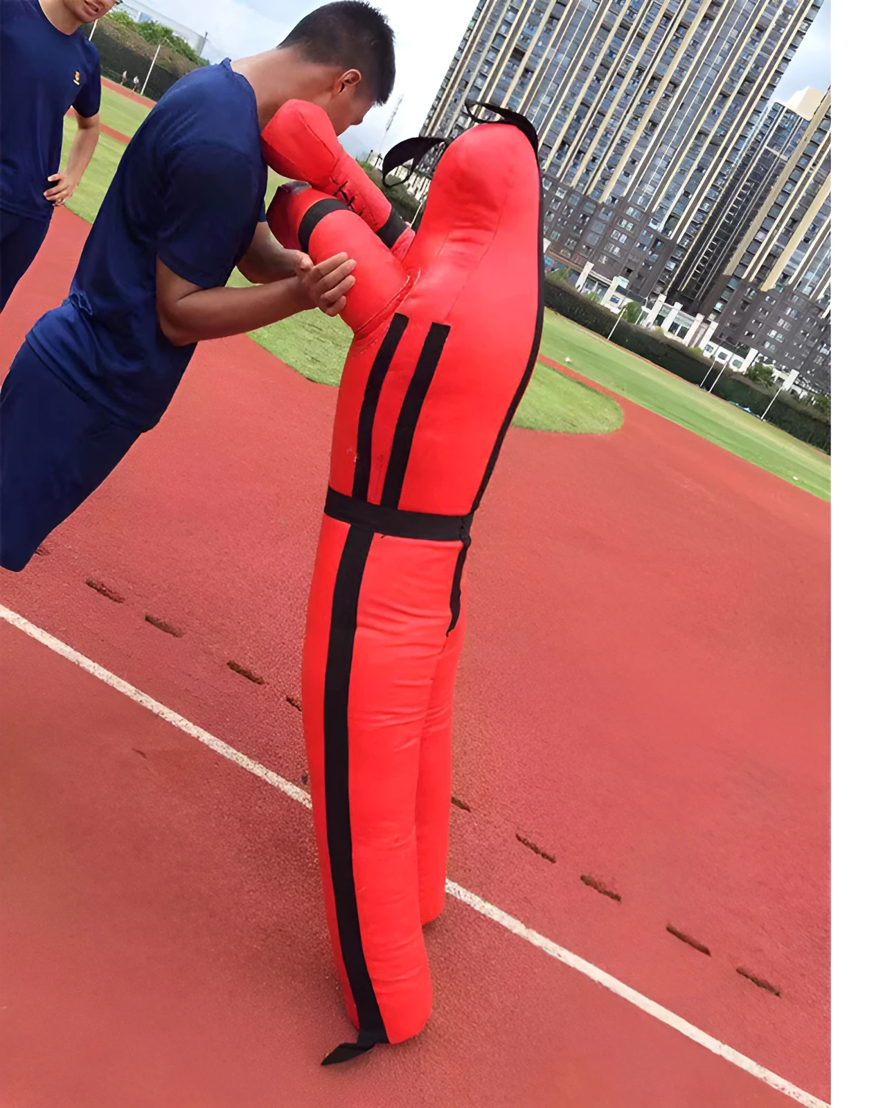 Humanoid Punching Bag Boxing Wrestling Sparring Dummy Explosion-Proof Space Leather Hollow Self-Filling Fire Fighting Training Two-Leg Dummy for Martial Arts Sanda and Fitness Workout Black or Red