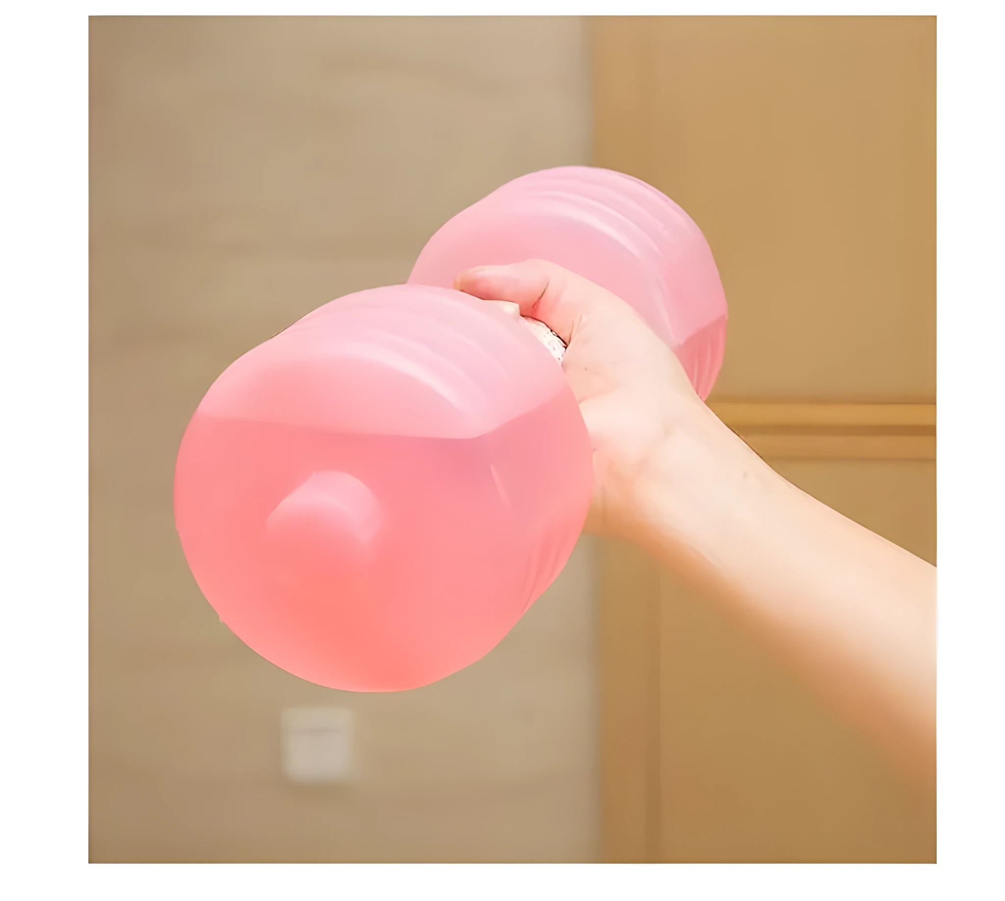 Water-filled fitness dumbbell for women in pink polypropylene plastic with leak-proof port