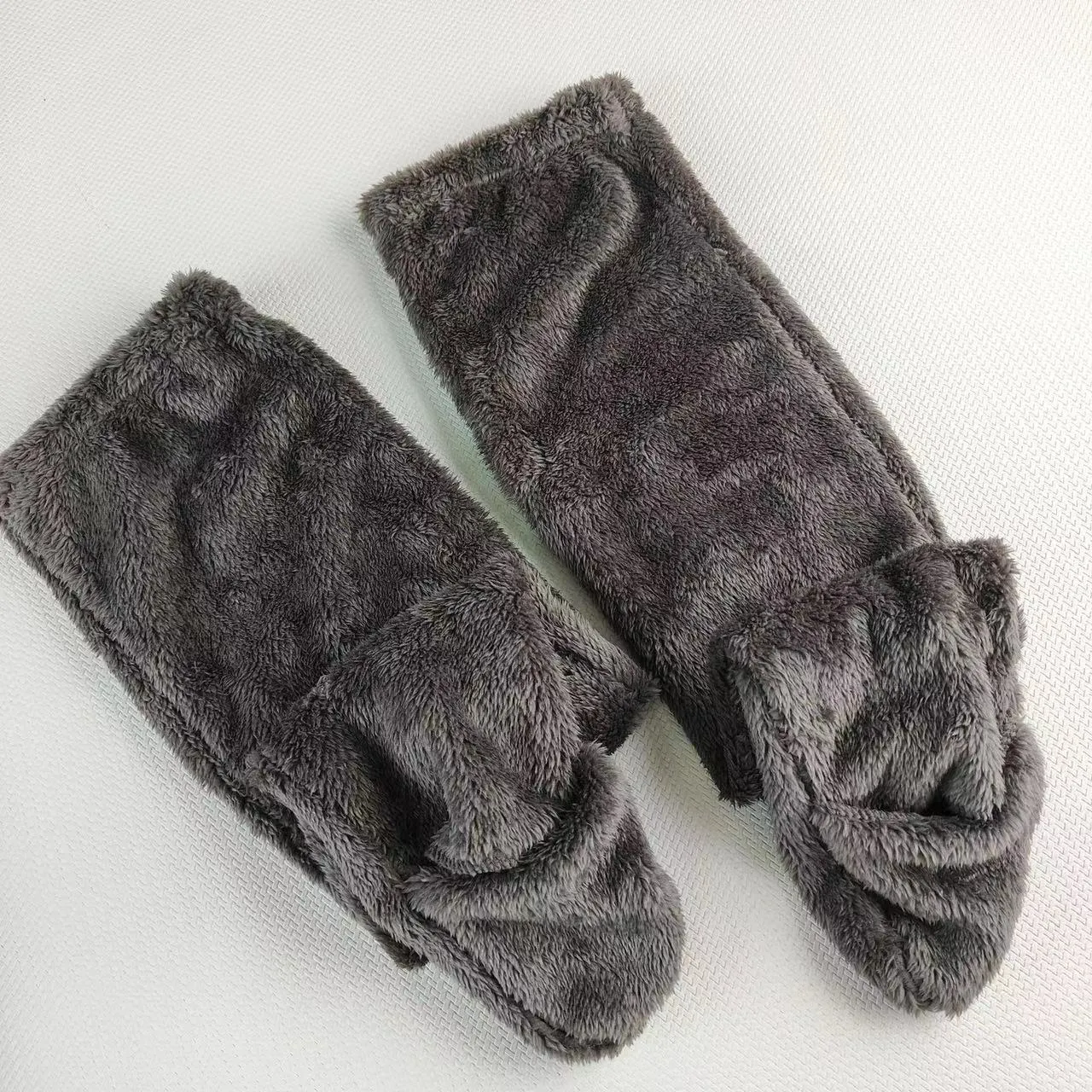 Thickened solid colour leg warmer for women in brown and light grey